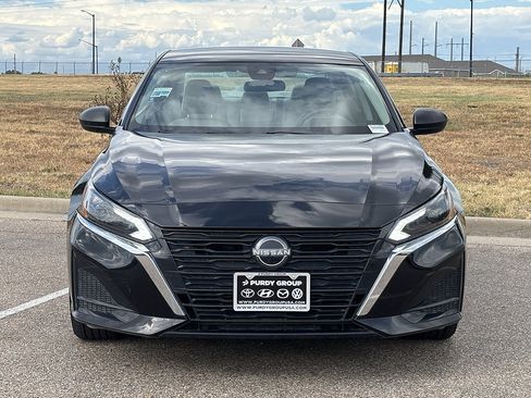 Used 2024 Nissan Altima 2.5 SV AWD/4WD image 3