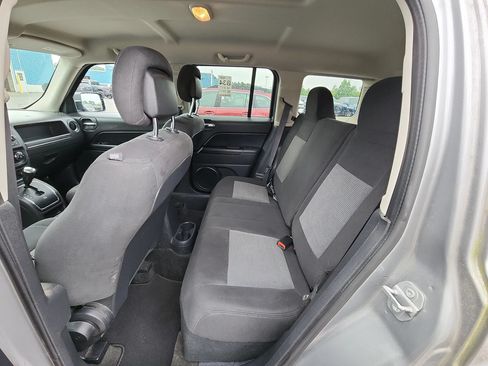 Used 2017 Jeep Patriot Sport w/ Power Value Group AWD/4WD image 4