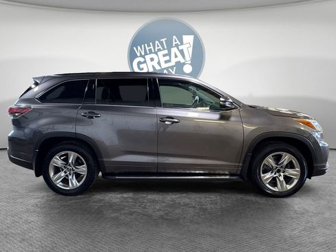 Used 2016 Toyota Highlander Limited AWD/4WD image 2