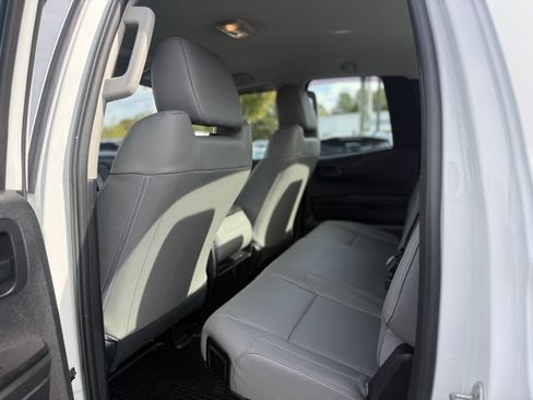Certified 2018 Toyota Tundra SR image 16