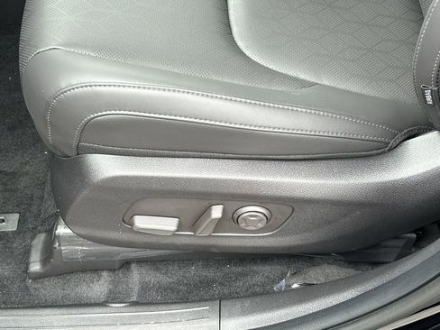 New 2025 Kia Carnival FWD image 12