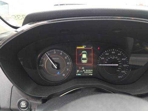 Used 2022 Subaru Crosstrek 2.0i image 7