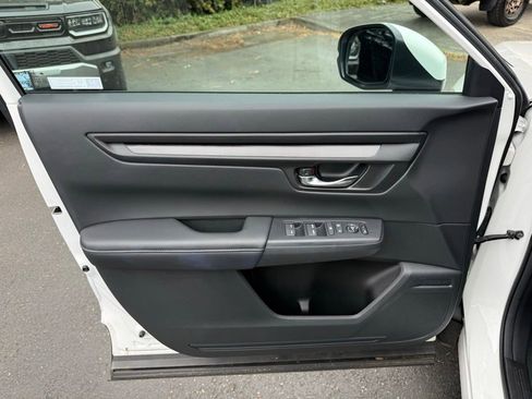 Used 2025 Honda CR-V EX image 13