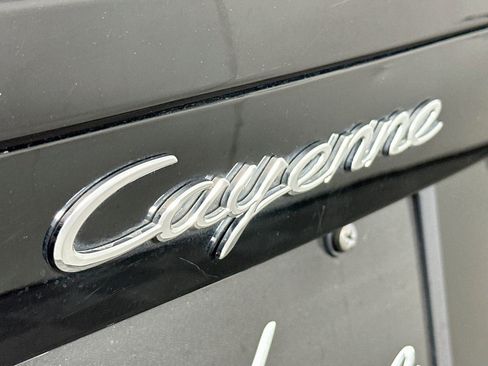 Used 2023 Porsche Cayenne w/ Premium Package AWD/4WD image 26
