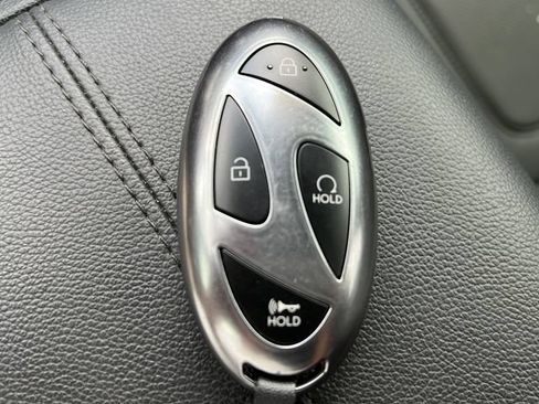 Certified 2025 Hyundai Santa Cruz Limited AWD/4WD image 31