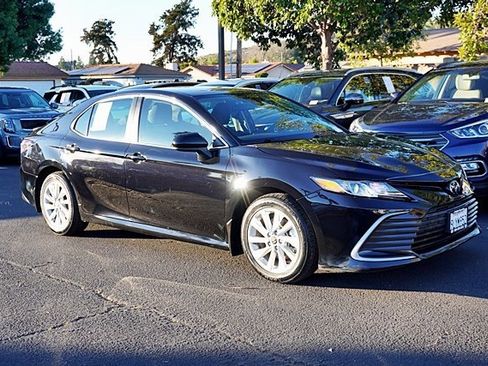 Used 2024 Toyota Camry LE image 6