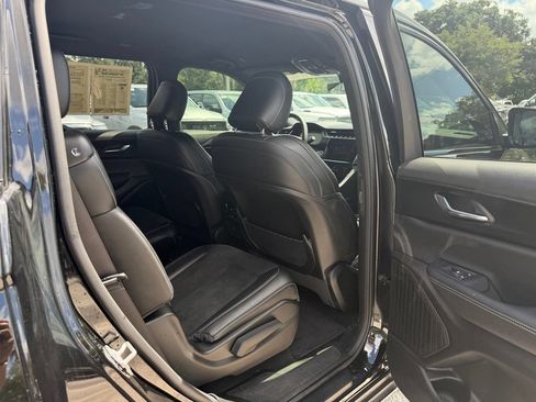 Certified 2025 Jeep Grand Cherokee L Laredo AWD/4WD image 31