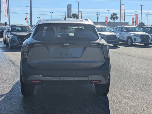 New 2026 Nissan Kicks SV image 4
