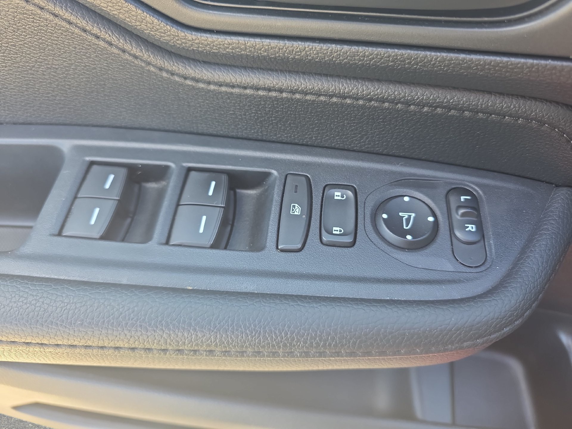 Used 2025 Honda Odyssey Sport-L image 27