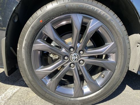 Used 2025 Toyota Sienna XSE image 13