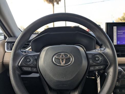 Used 2025 Toyota RAV4 LE image 21
