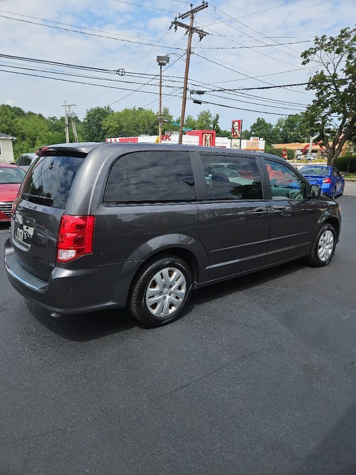 Used 2017 Dodge Grand Caravan SE w/ Power Window Group FWD image 4