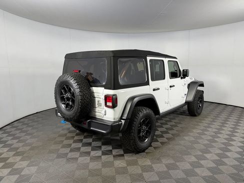 Used 2024 Jeep Wrangler Unlimited AWD/4WD image 8