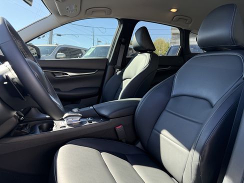 Certified 2025 INFINITI QX50 Pure image 12