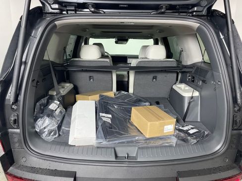 New 2026 Hyundai Santa Fe Limited w/ Tow & Go Package AWD/4WD image 18