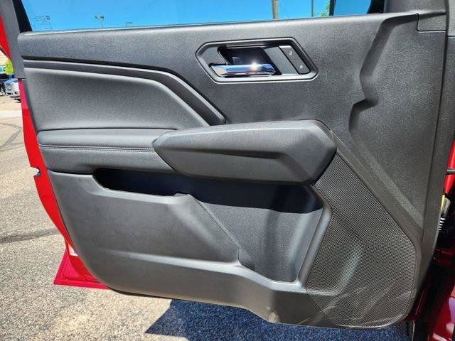 New 2025 GMC Canyon Elevation w/ Technology Package AWD/4WD image 6