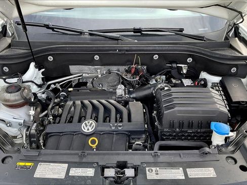 Used 2018 Volkswagen Atlas SE w/ R-Line Package image 9