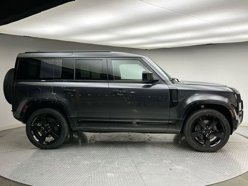 New 2026 Land Rover Defender 110 X-Dynamic SE image 14