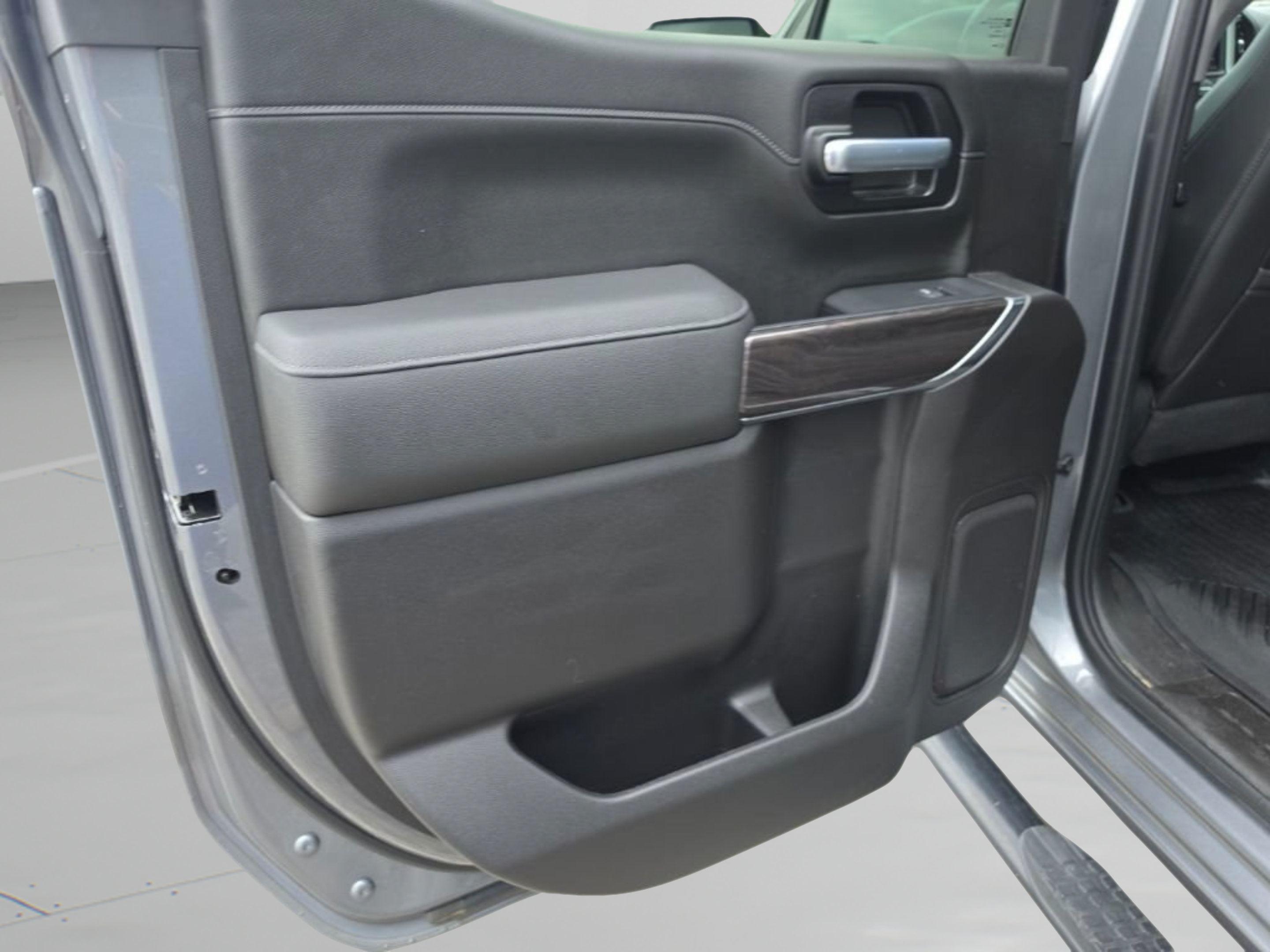 Used 2021 Chevrolet Silverado 1500 LTZ AWD/4WD image 27