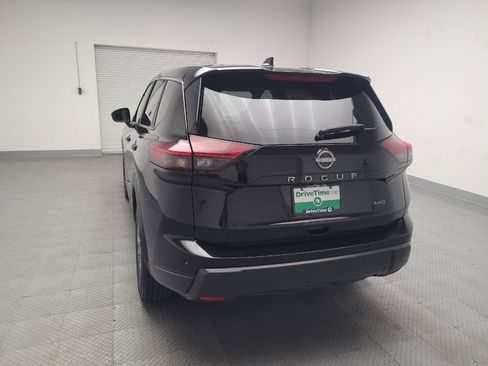 Used 2024 Nissan Rogue S image 6