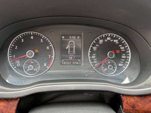 Used 2013 Volkswagen Passat 2.5 SEL Premium image 13