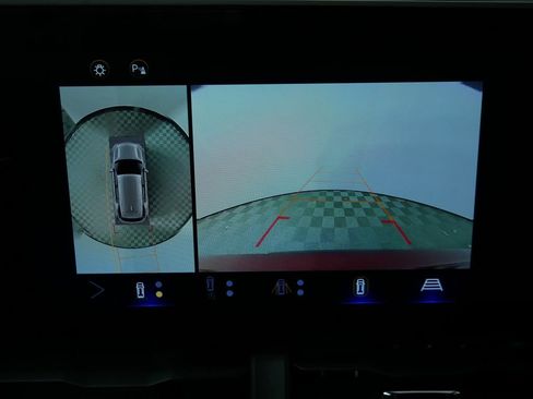 Used 2025 Chevrolet Equinox LT w/ Convenience Package II image 34