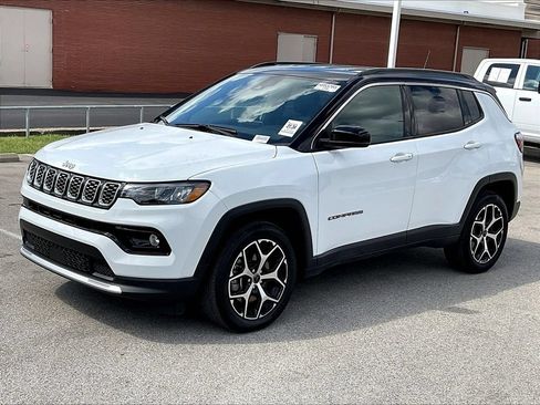 Used 2025 Jeep Compass Limited AWD/4WD image 2