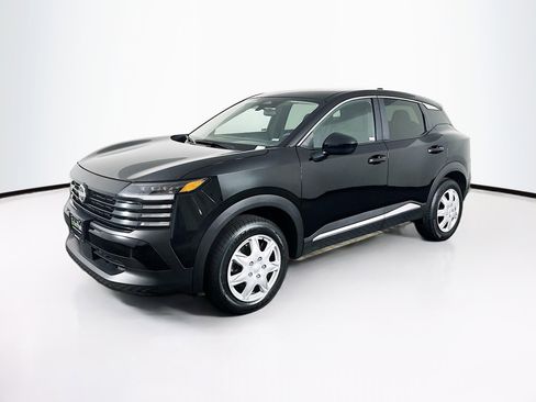 Used 2025 Nissan Kicks SV FWD image 3