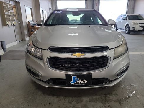 Used 2015 Chevrolet Cruze LT image 3