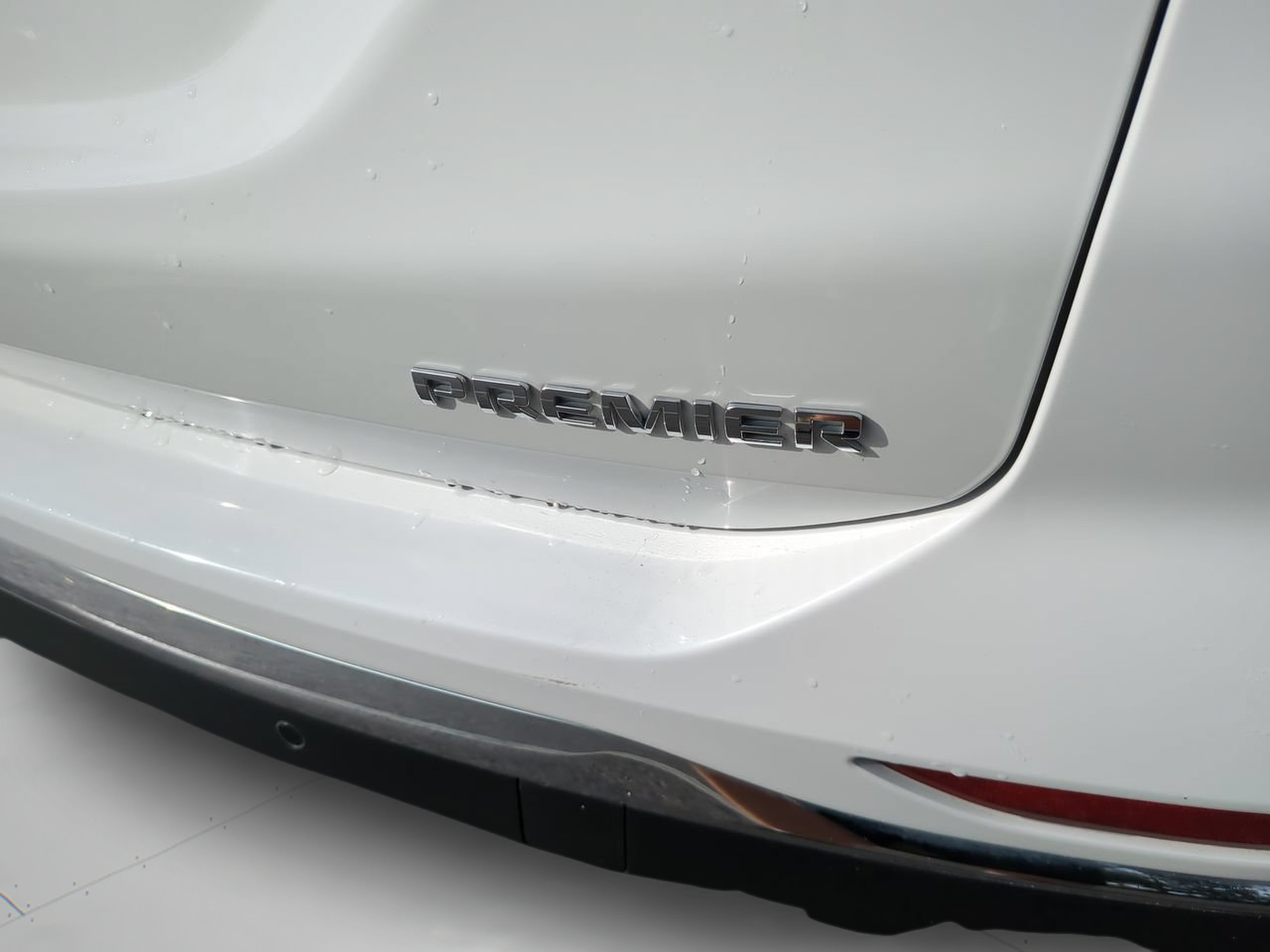 Used 2020 Chevrolet Equinox Premier FWD image 31