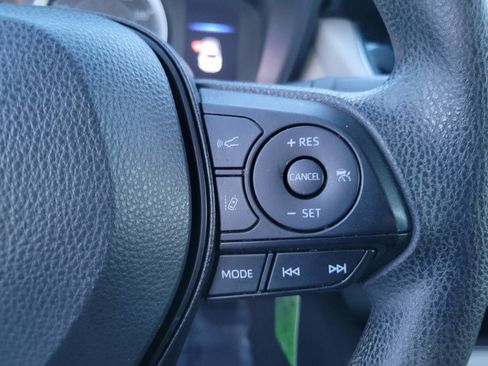 Used 2022 Toyota Corolla LE FWD image 33