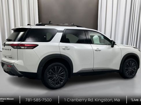 New 2026 Nissan Pathfinder SL w/ SL Premium Package image 5