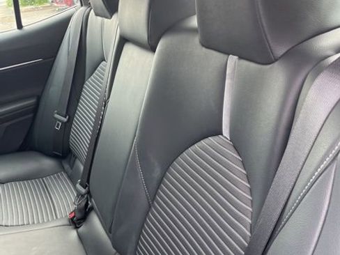 Used 2018 Toyota Camry SE w/ Audio Package image 9