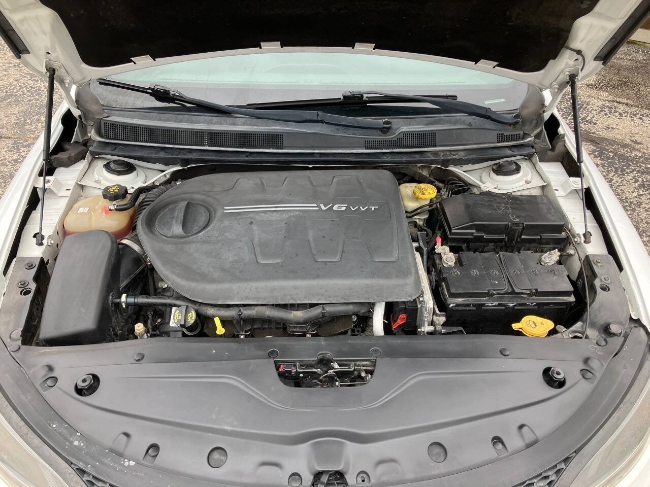 Used 2015 Chrysler 200 S w/ Navigation & Sound Group I FWD image 23