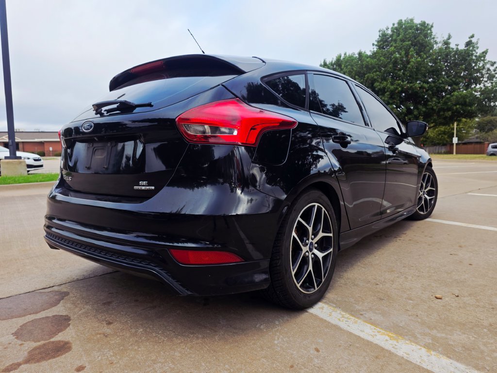 Used 2015 Ford Focus SE w/ SE Sport Package FWD image 15