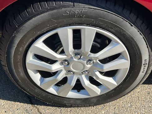 Used 2017 Toyota Camry LE FWD image 17