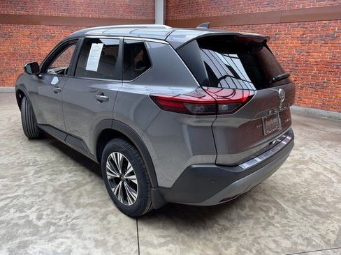 Used 2022 Nissan Rogue SV w/ SV Premium Package image 3