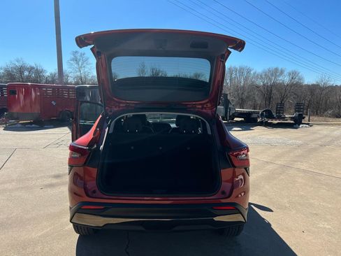 Used 2024 Chevrolet Trax ACTIV w/ Sunroof Package image 8