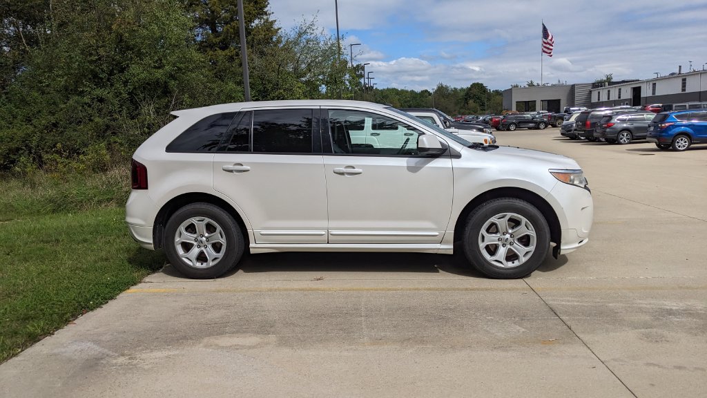 Used 2011 Ford Edge Sport w/ Driver Entry Pkg AWD/4WD image 2