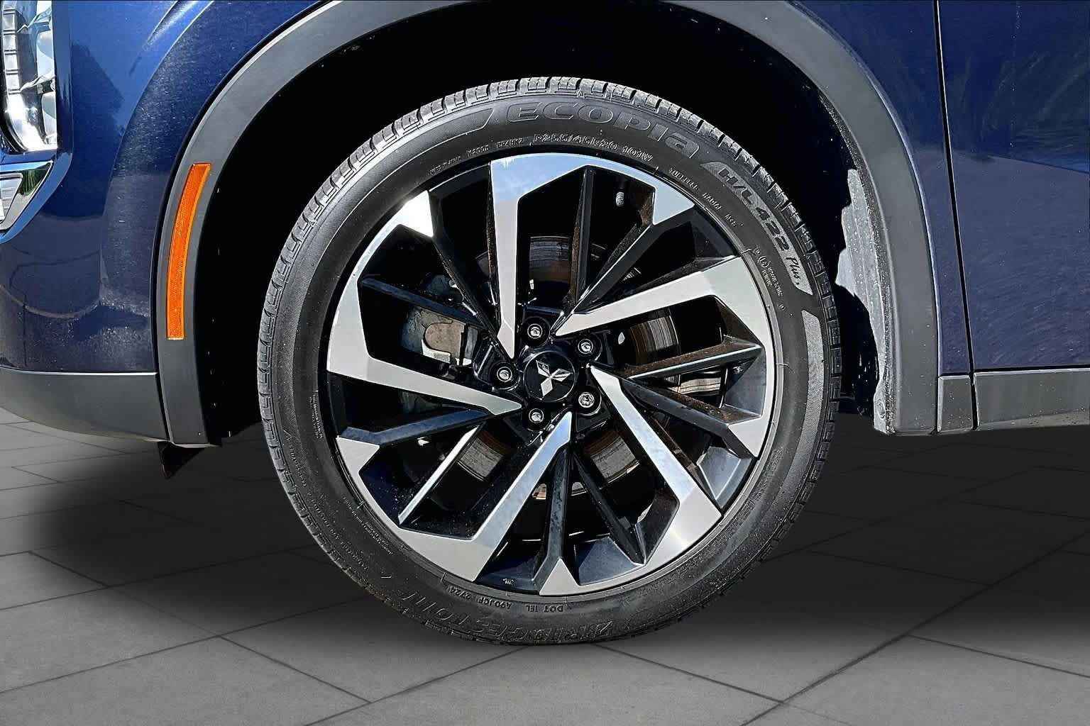 Used 2025 Mitsubishi Outlander SE AWD/4WD image 11