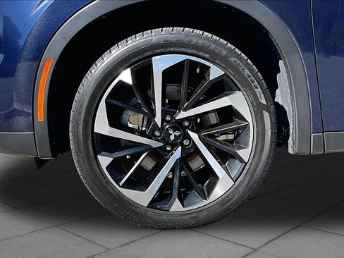 Used 2025 Mitsubishi Outlander SE AWD/4WD image 11