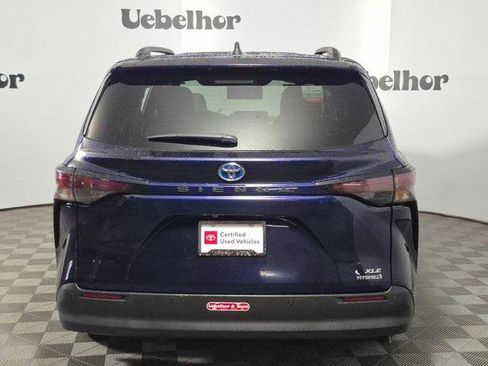 Certified 2023 Toyota Sienna XLE image 6