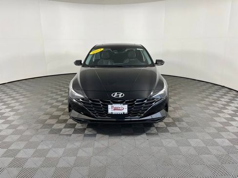 Used 2023 Hyundai Elantra Limited image 2