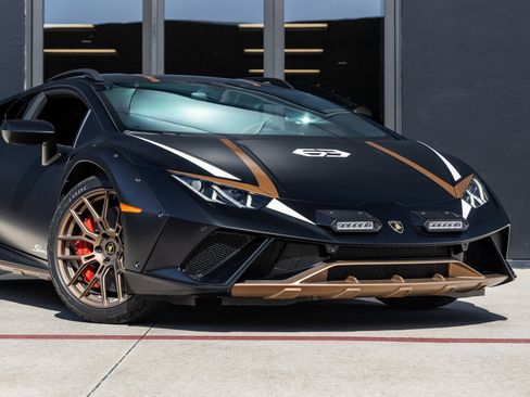 Used 2024 Lamborghini Huracan Sterrato image 5