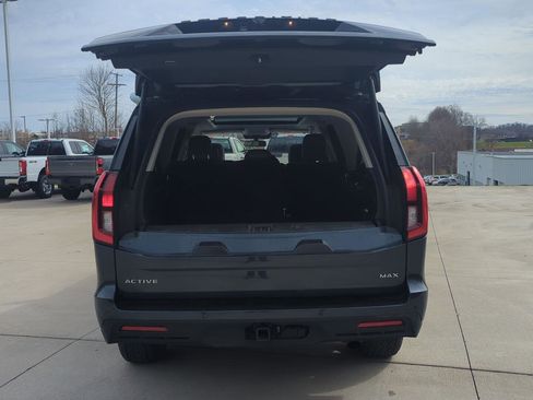 Used 2025 Ford Expedition Max Active AWD/4WD image 31