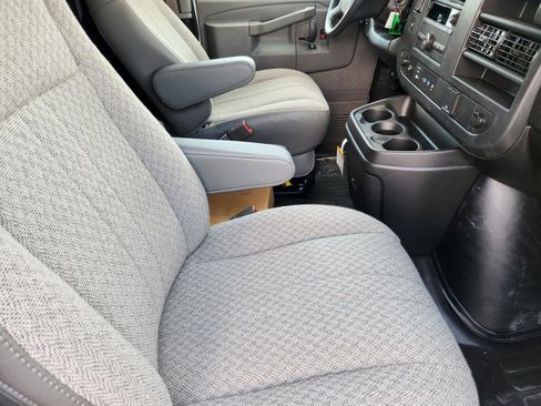 New 2025 GMC Savana 2500 Extended w/ Driver Convenience Package image 10