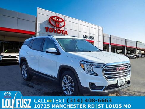 Used 2022 GMC Terrain SLT image 1
