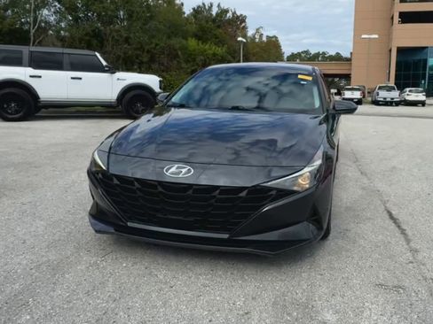 Used 2021 Hyundai Elantra SEL w/ Convenience Package image 8
