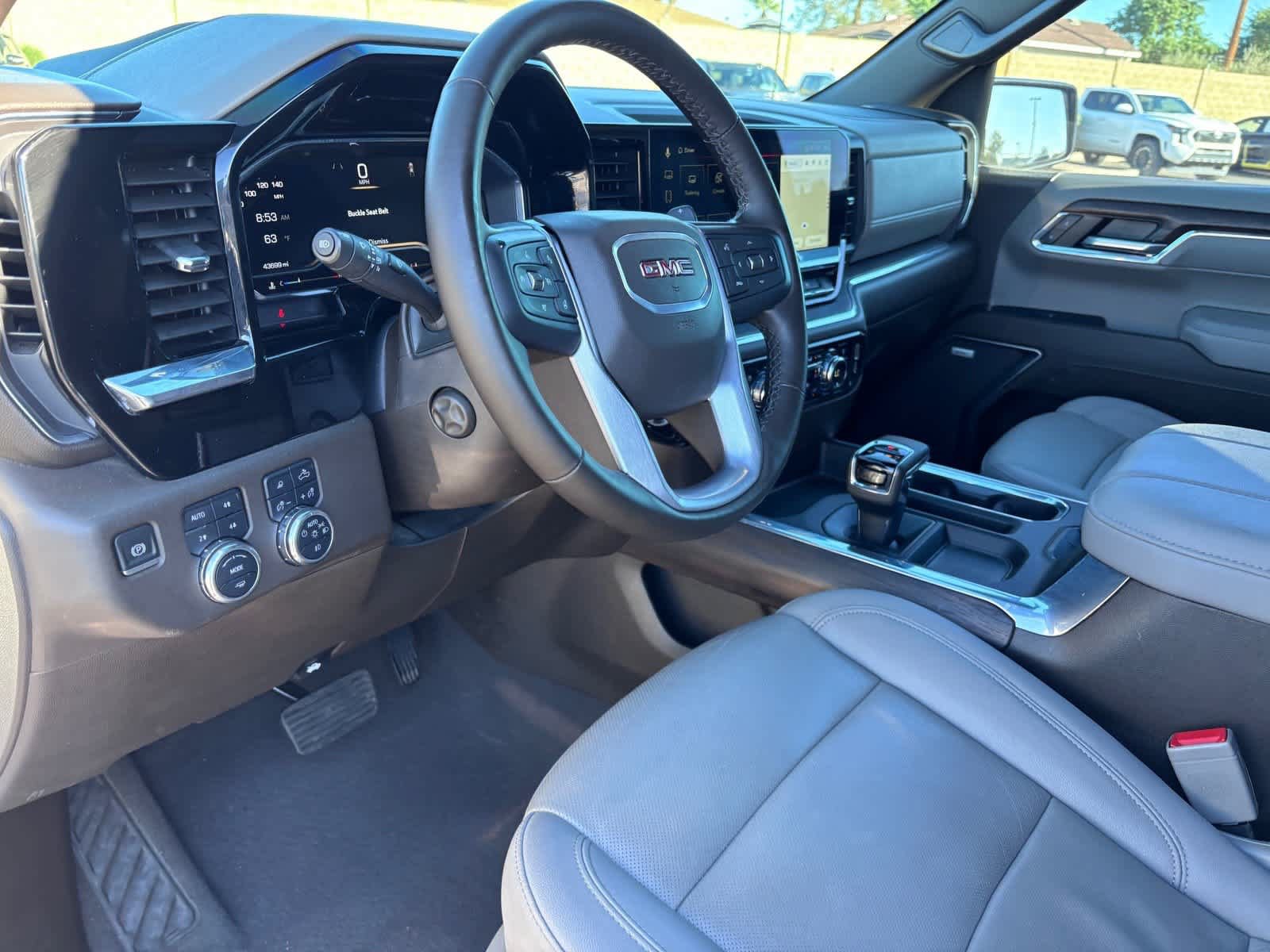 Used 2024 GMC Sierra 1500 SLT w/ SLT Premium Plus Package AWD/4WD image 17