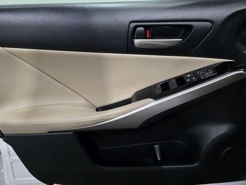 Used 2017 Lexus IS 300 AWD image 10